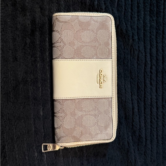 Coach Beige and Cream Women's Wallet - Picture 1 of 3